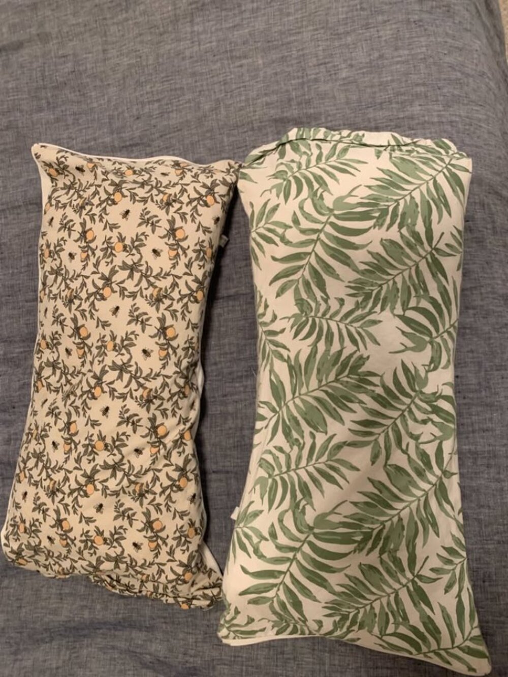 Two Perlimpinpin nursing pillows
